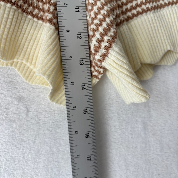 Rachel Parcell womens cream tan knit striped Scallop Pull On Short size medium - Picture 4 of 9